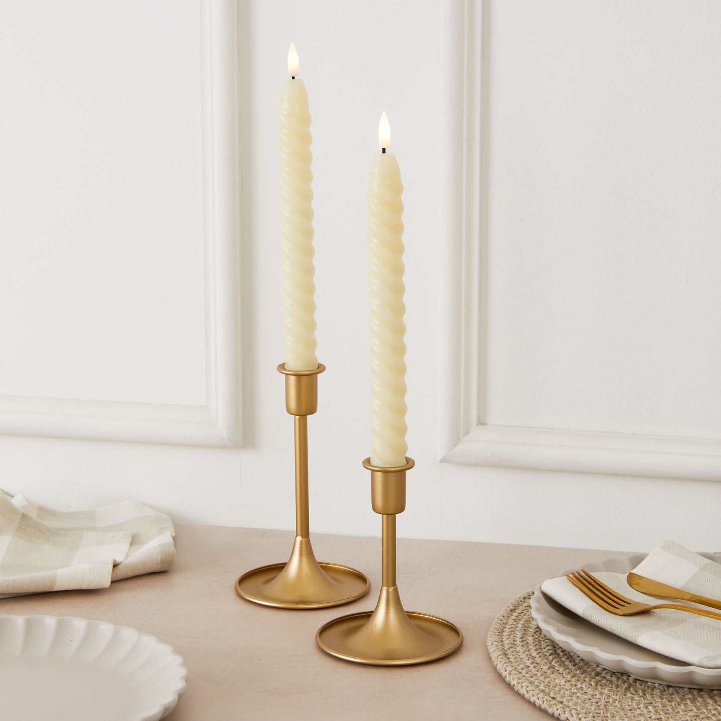 Set of 2 Wax LED Taper Candles with Twist Edge – 22cm Flameless Dinner Candles