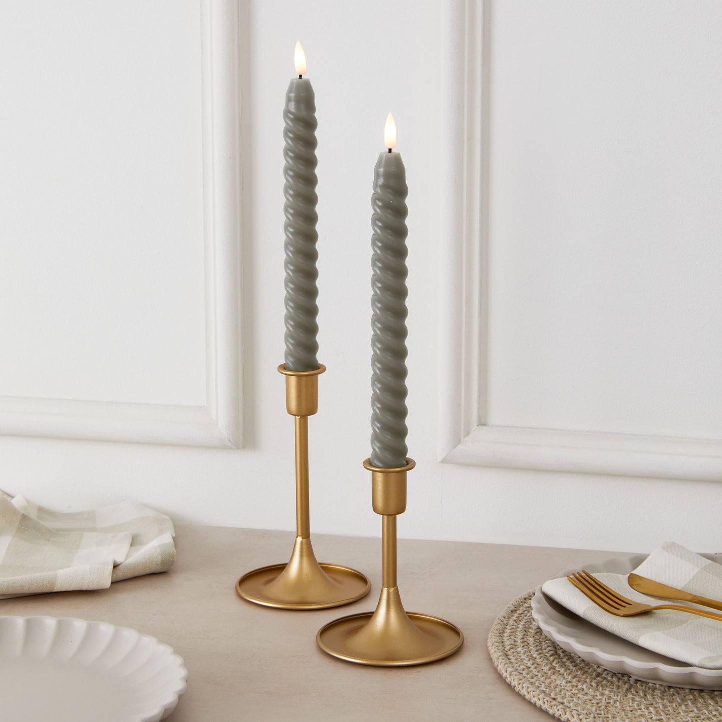 Set of 2 Wax LED Taper Candles with Twist Edge – 22cm Flameless Dinner Candles
