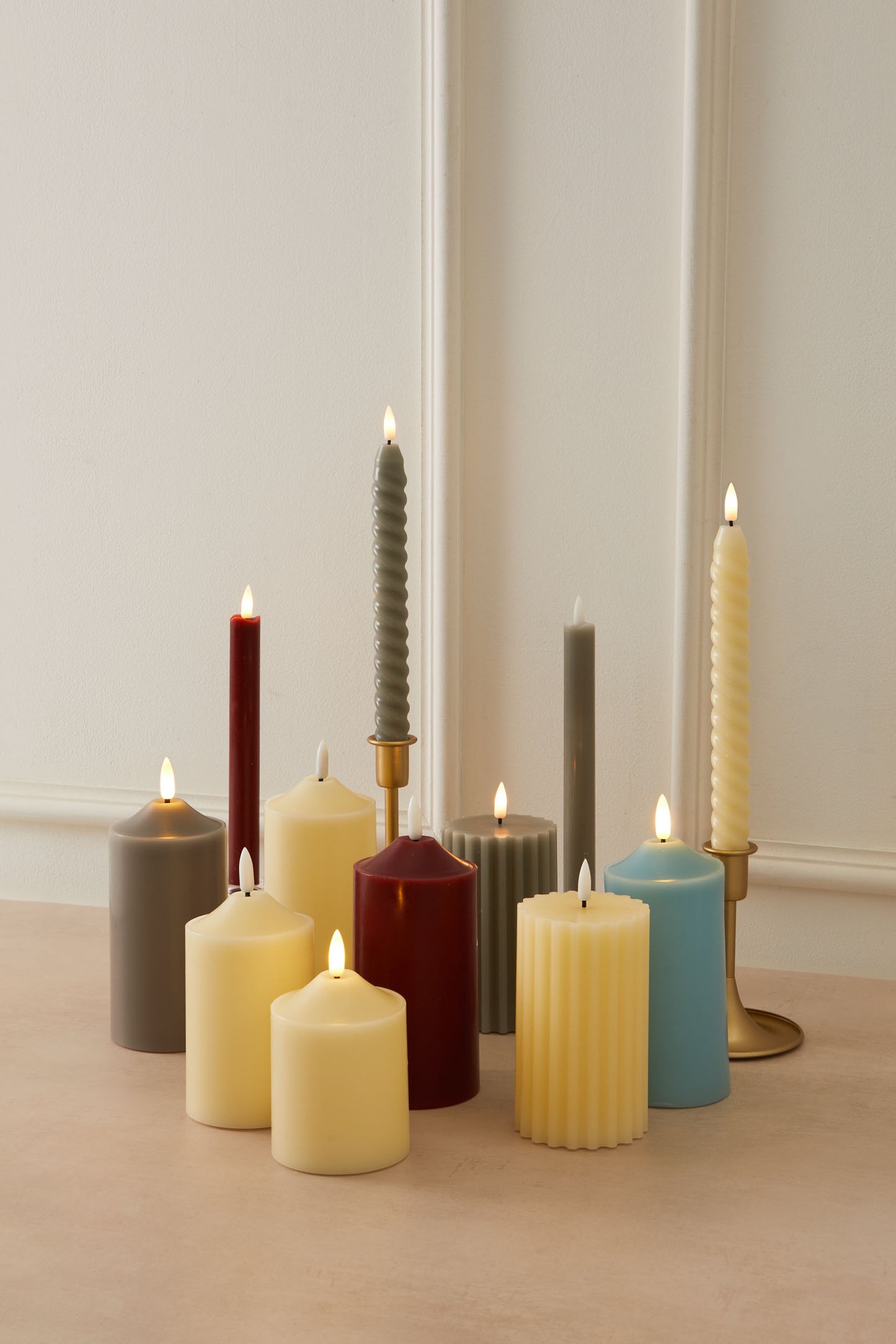 Set of 2 Wax LED Taper Candles with Twist Edge – 22cm Flameless Dinner Candles